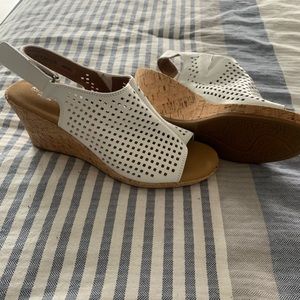 Rockport white wedges
